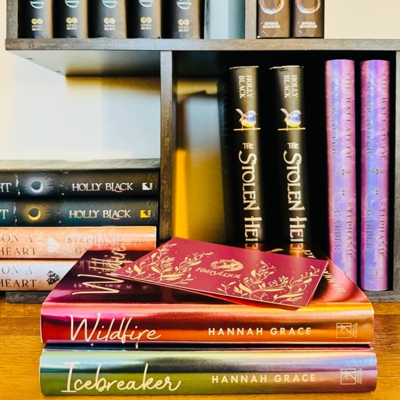 Fairyloot Signed Icebreaker + Fairyloot Signed Wildfire by Hannah Grace